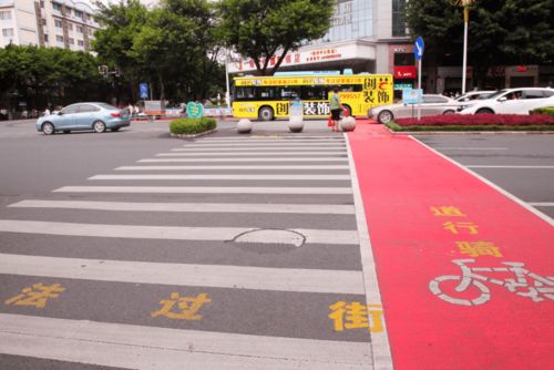 桂林市区21个路口交通设施焕新升级，助力城市畅通与安全